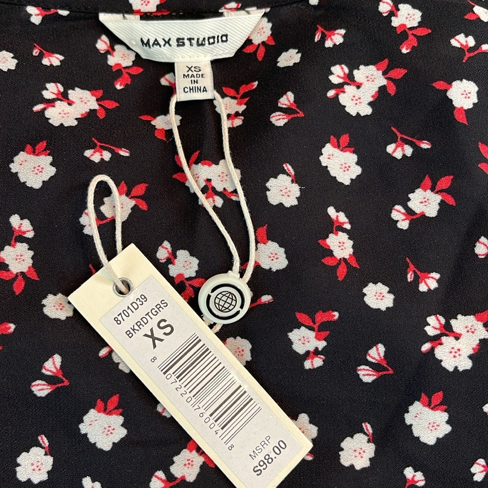 MAX STUDIO FLORAL RUFFLE SLEEVE WRAP TOP - Picture 8 of 10
